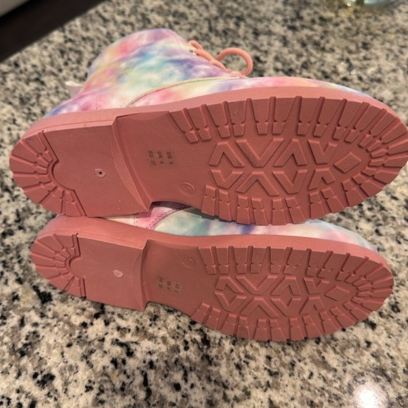 FABKIDS NWOT Tie Dye Combat Boot Girls Colorful Pink Lace-Up Side Zip Size US 5 - Picture 10 of 10
